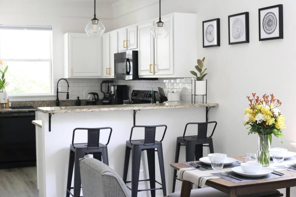Sanctuary Gainesville Bright 2 Bedroom King Condo Eksteriør bilde