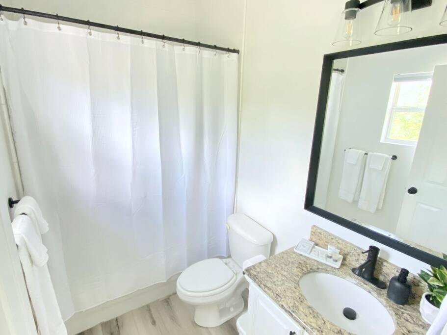 Sanctuary Gainesville Bright 2 Bedroom King Condo Eksteriør bilde