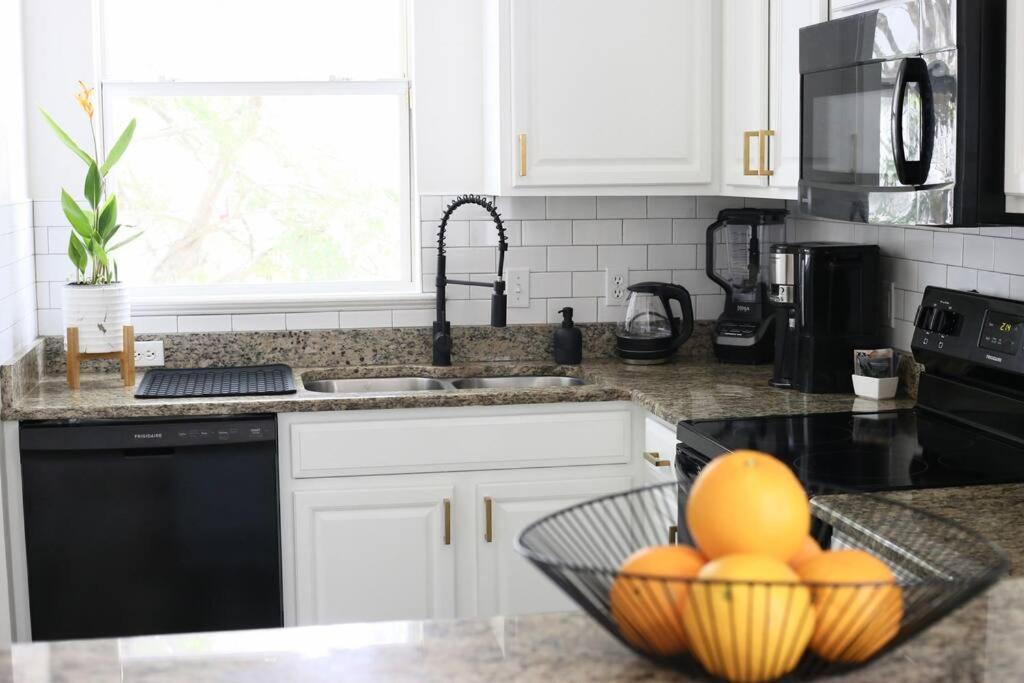 Sanctuary Gainesville Bright 2 Bedroom King Condo Eksteriør bilde