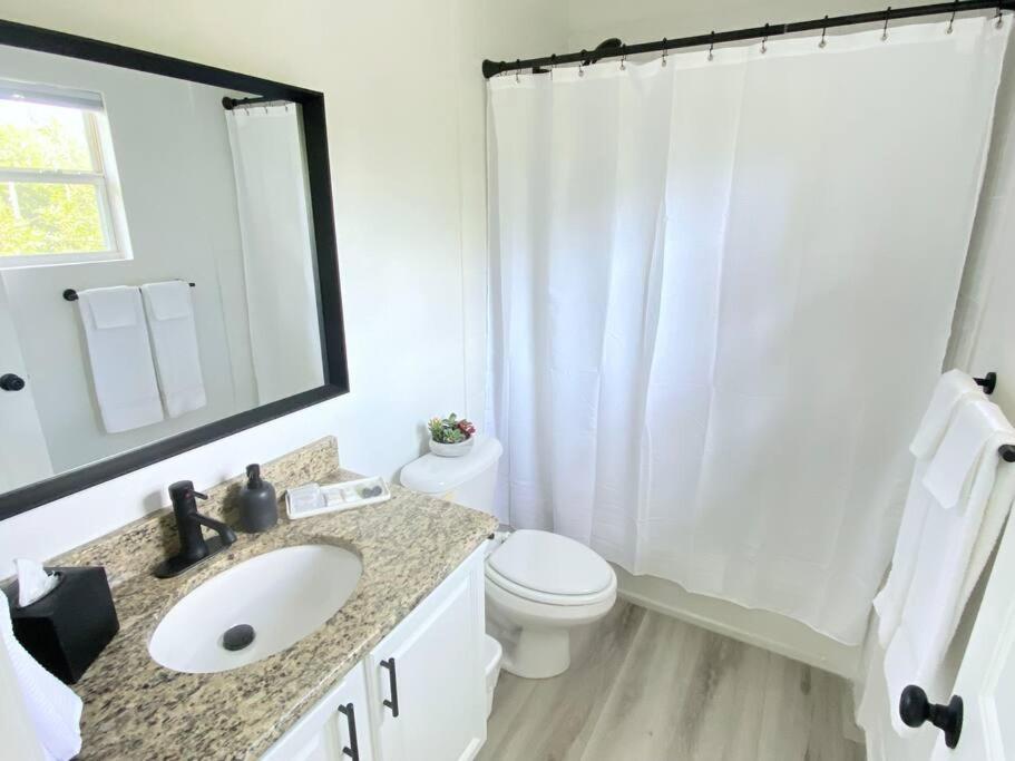 Sanctuary Gainesville Bright 2 Bedroom King Condo Eksteriør bilde